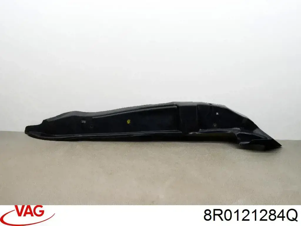 Правый дефлектор радиатора 8R0121284Q VAG