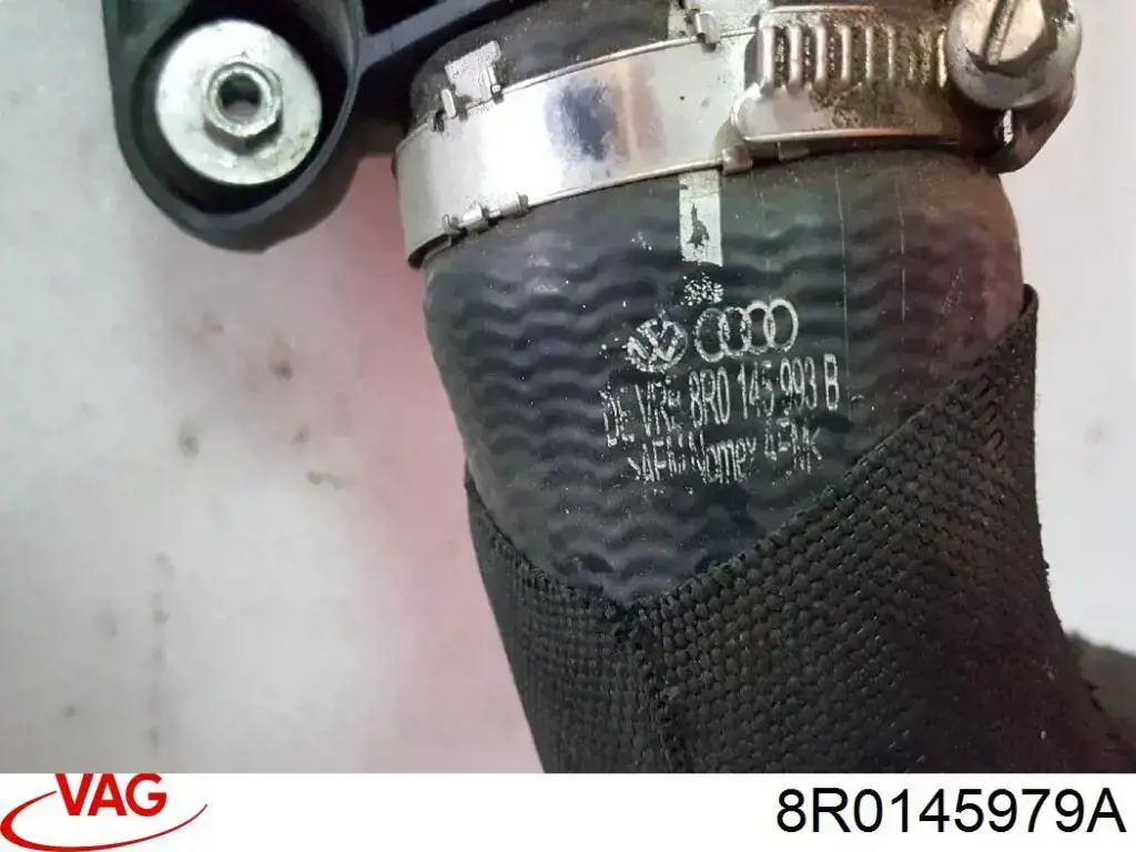 Шланг/патрубок интеркуллера VAG 8R0145979A цена, от 79.82 USD