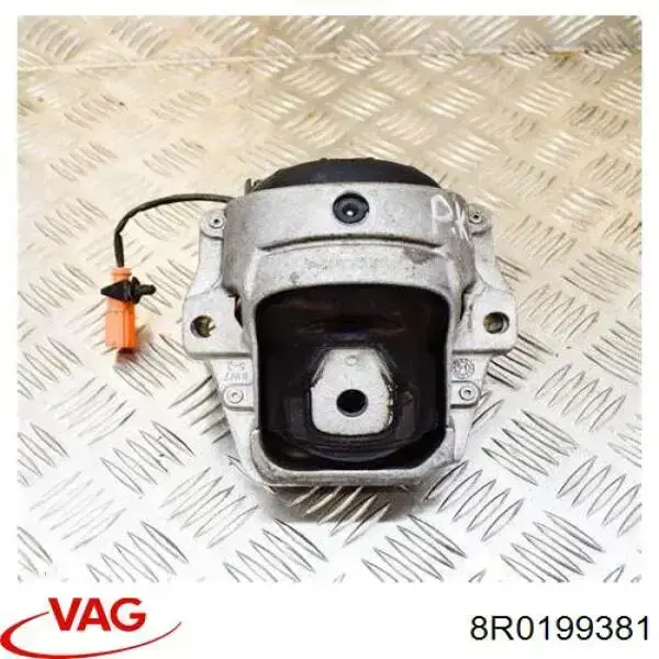 Правая подушка двигателя 8R0199381 VAG