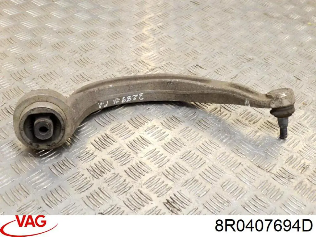 Передний нижний рычаг VAG 8R0407694D