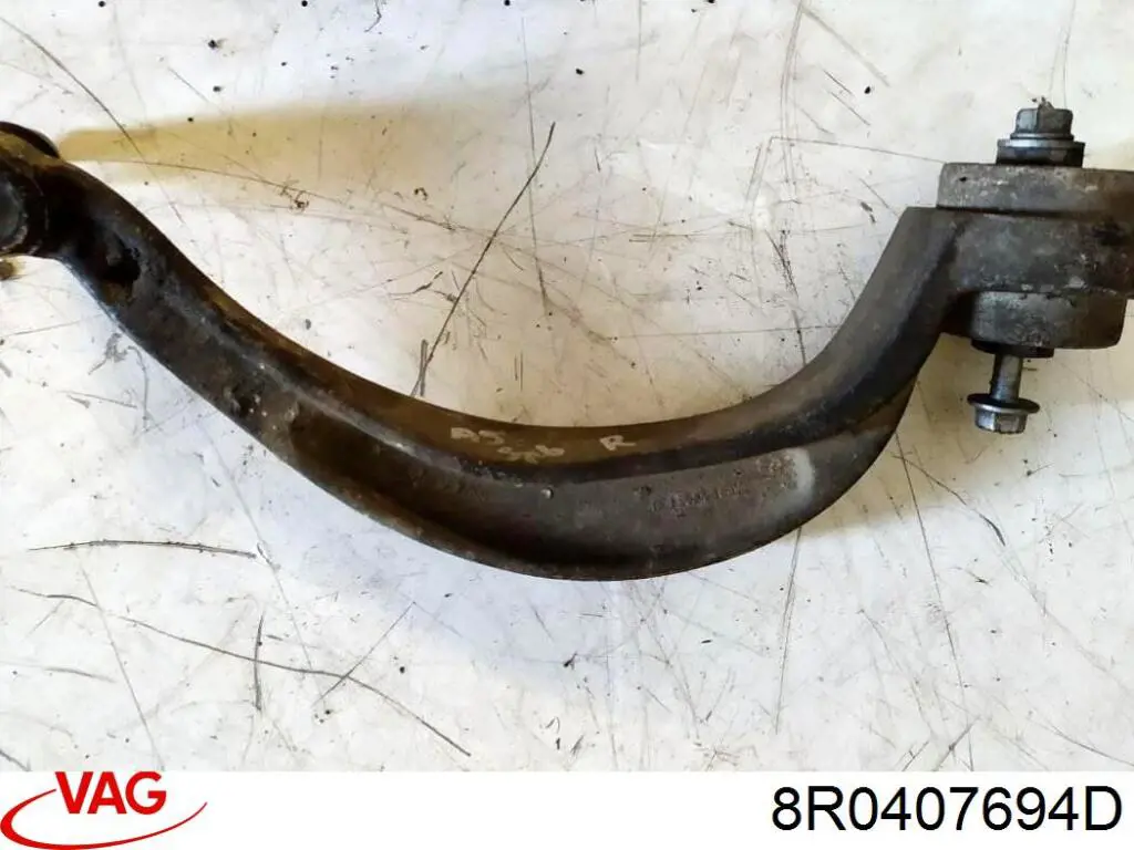 8R0407694D VAG Рычаг передней подвески нижний, правый