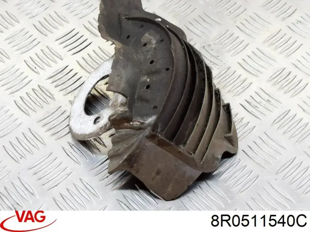 8R0511540D VAG Защита амортизатора заднего