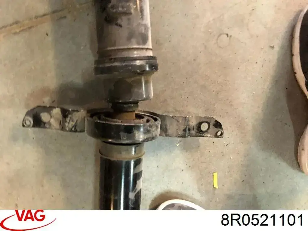 8R0521101 VAG Карданный вал заднего моста