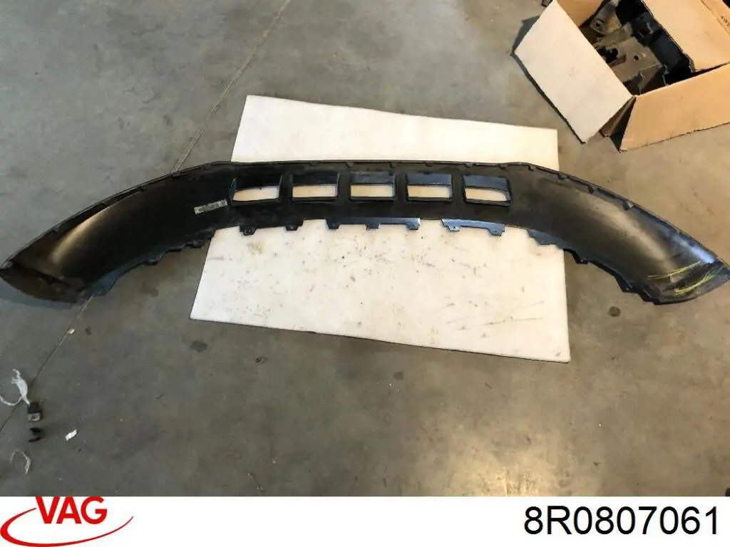  8R0807061 VAG