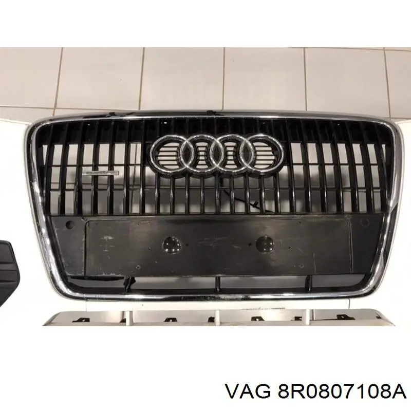 Купить 8R0807108A VAG Бампер передний, правая часть