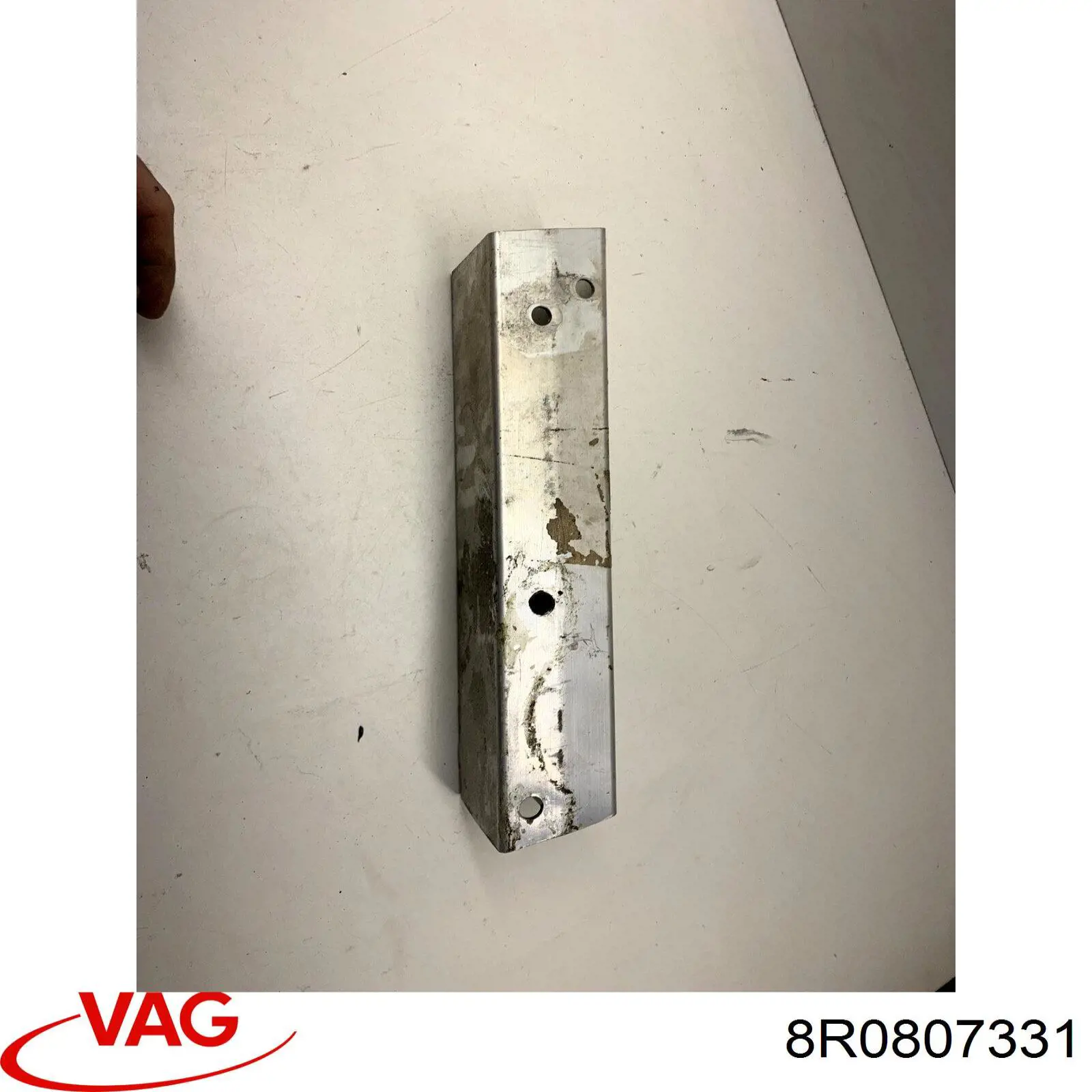 Кронштейн усилителя заднего бампера VAG 8R0807331 цена, от 27.87 USD