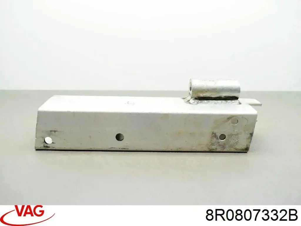 Кронштейн усилителя заднего бампера VAG 8R0807332 цена, от 22.80 USD