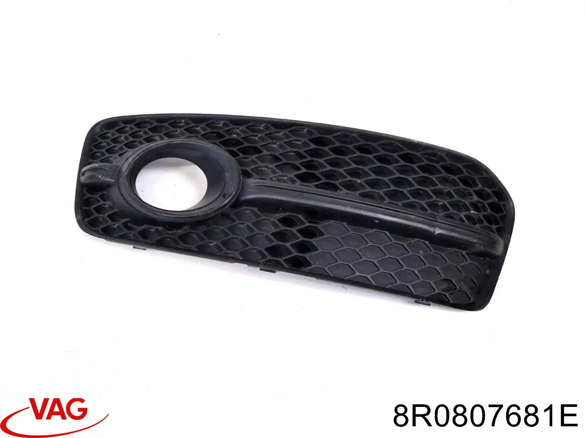 Купить 8R0807681E VAG Ободок фары противотуманной