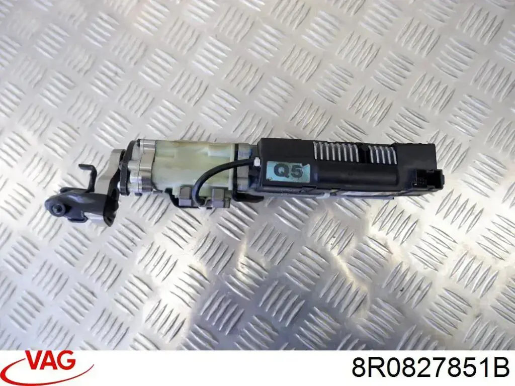 Купить 8R0827851B VAG Амортизатор двери багажника