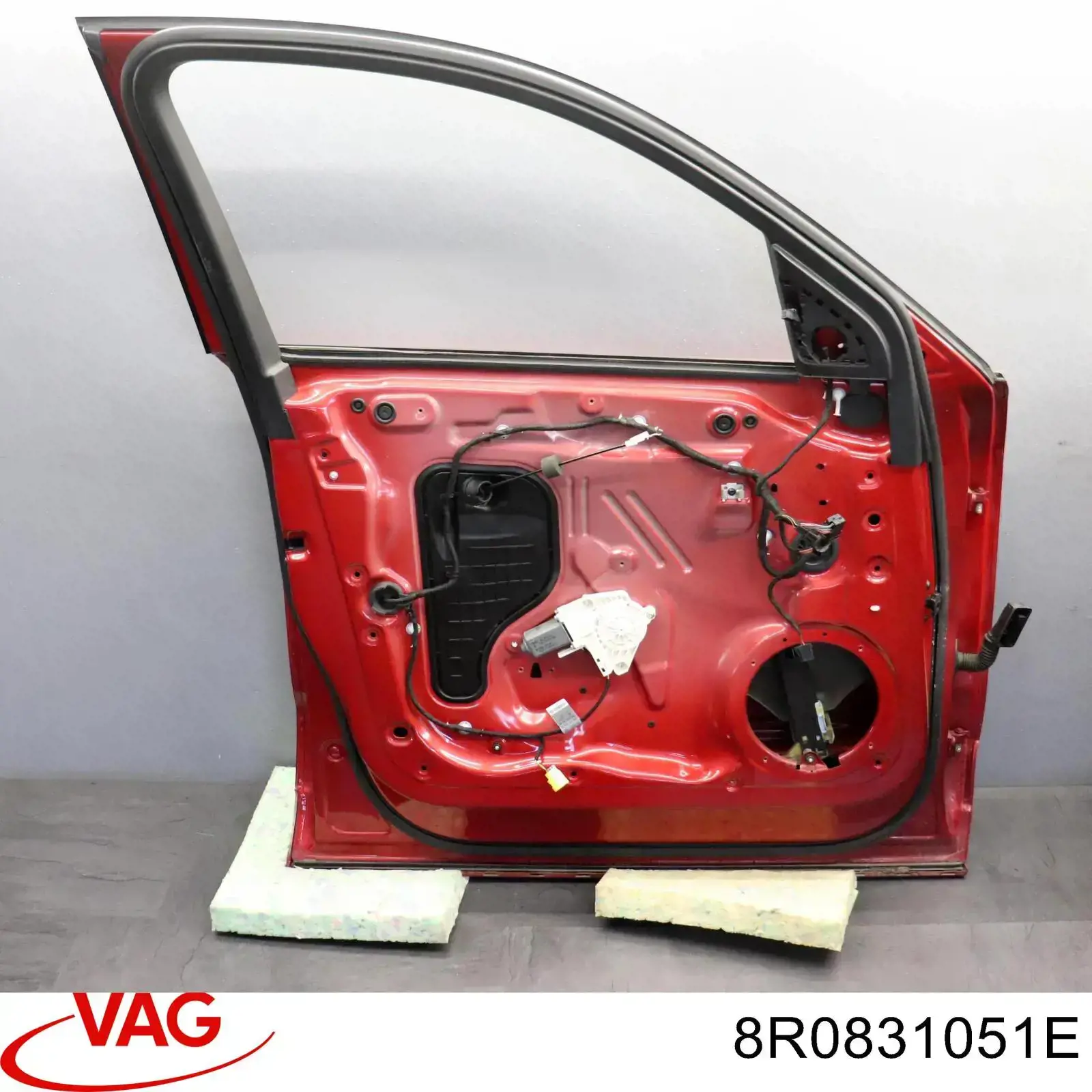 Передняя левая дверь VAG 8R0831051E цена, от 398.07 USD