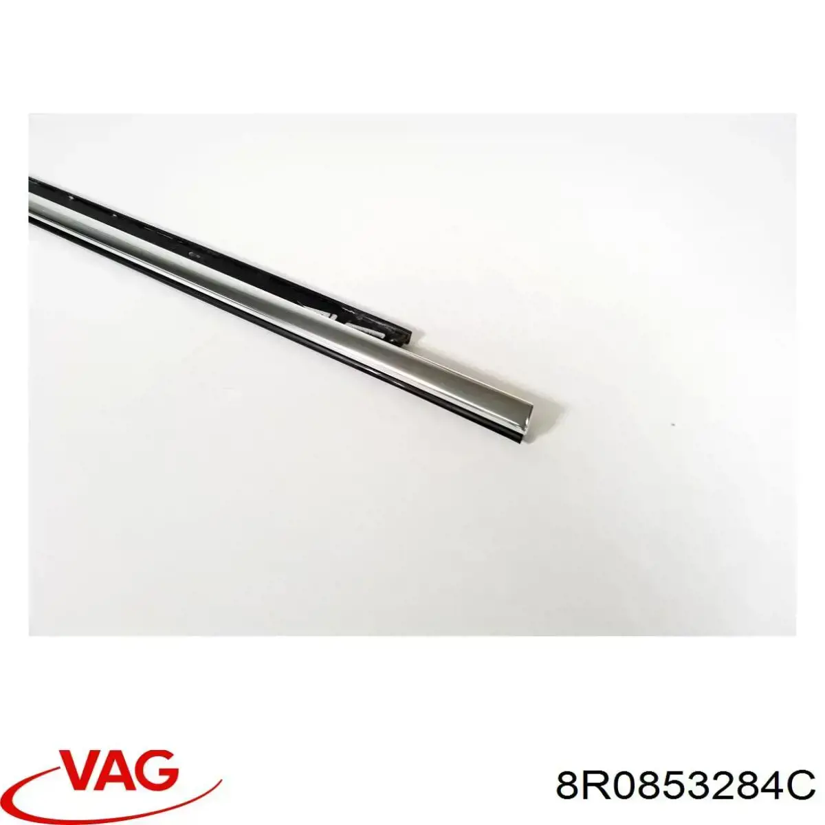 Молдинг опускного стекла двери передней правой VAG 8R0853284C2ZZ цена, от 19.00 USD