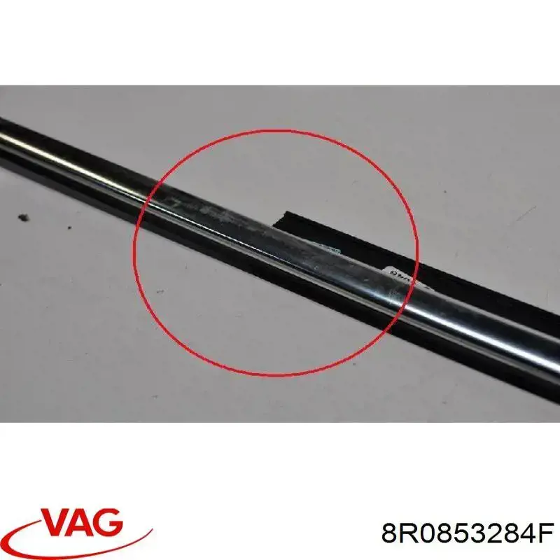 Молдинг опускного стекла двери передней, правой VAG 8R0853284F