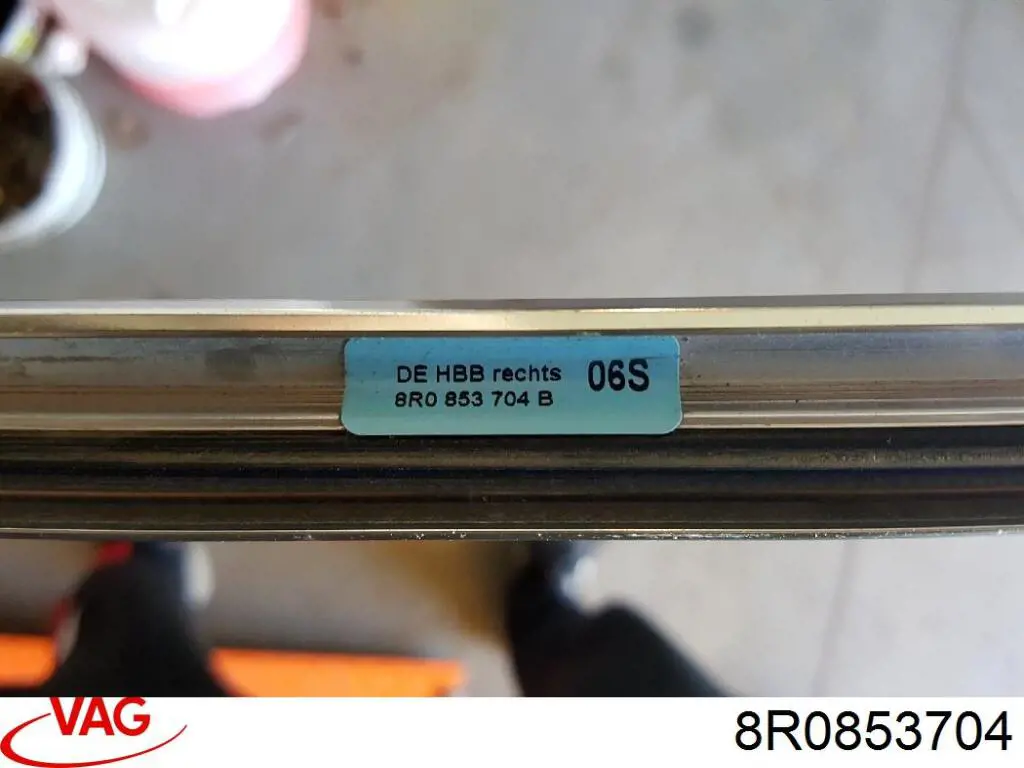 Купить 8R0853704B2ZZ VAG Молдинг крыши правый
