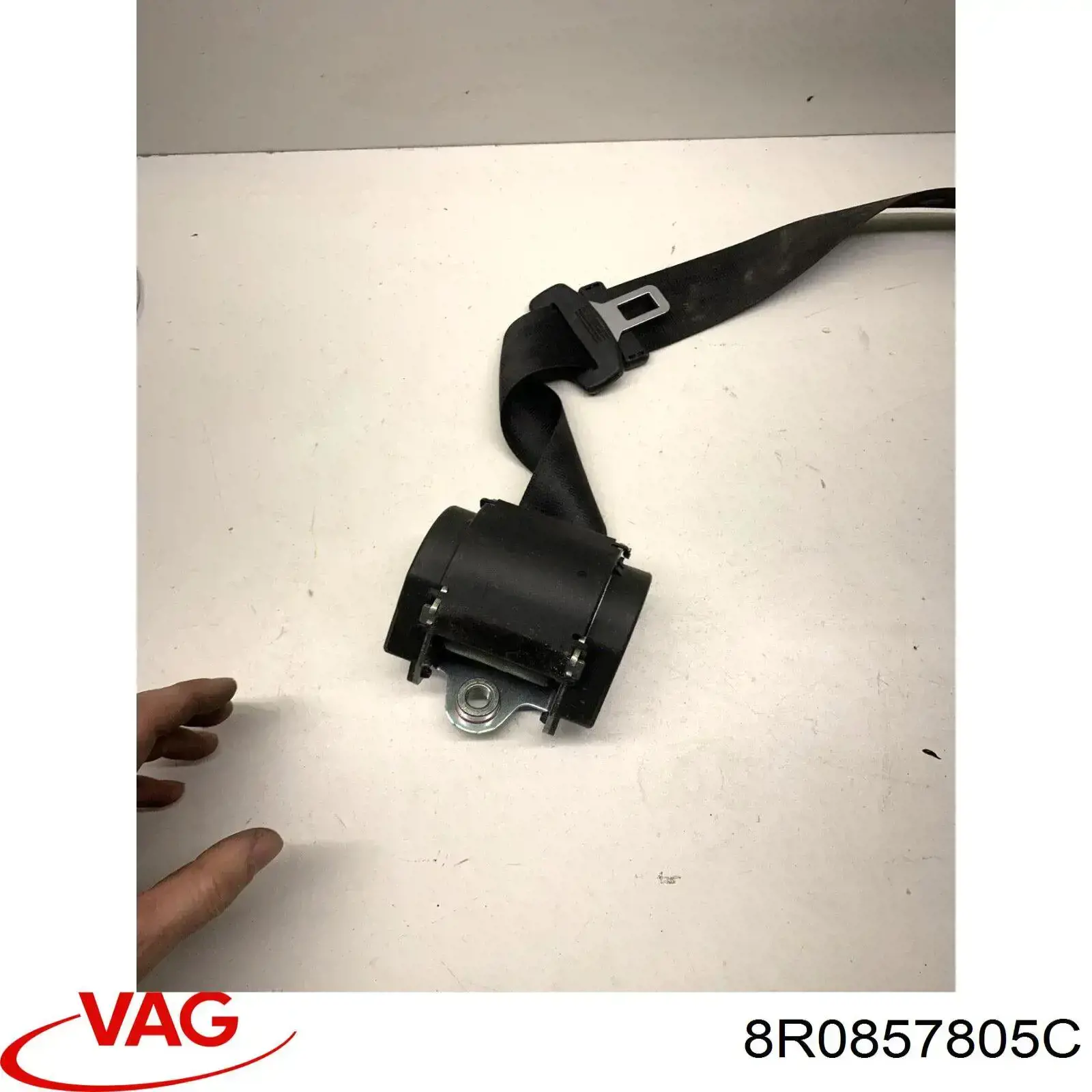 Купить 8R0857805C VAG Ремень безопасности задний