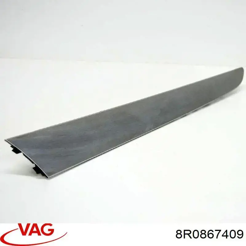 8R0867409 VAG Надставка двери задней