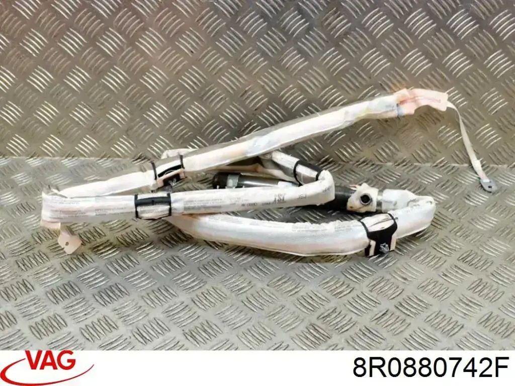 Шторка боковая правая VAG 8R0880742F цена, от 95.02 USD