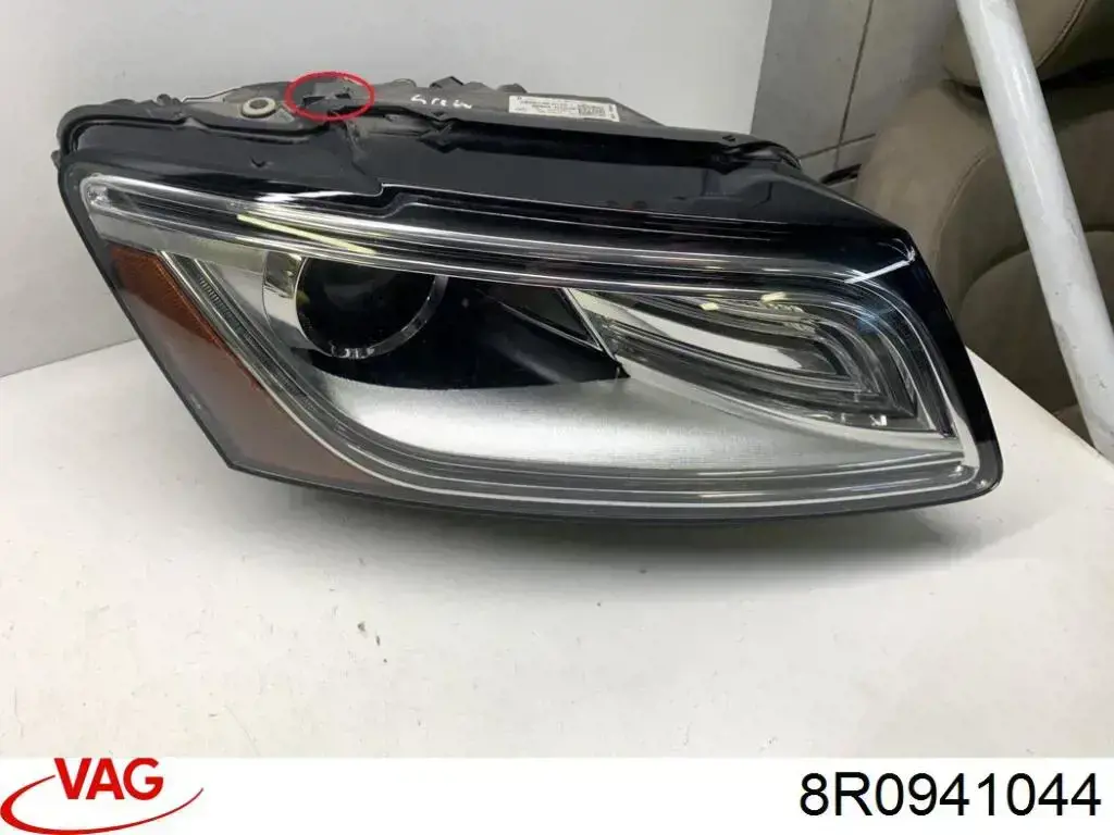 Правая блок фара VAG 8R0941044 цена, от 330.97 USD