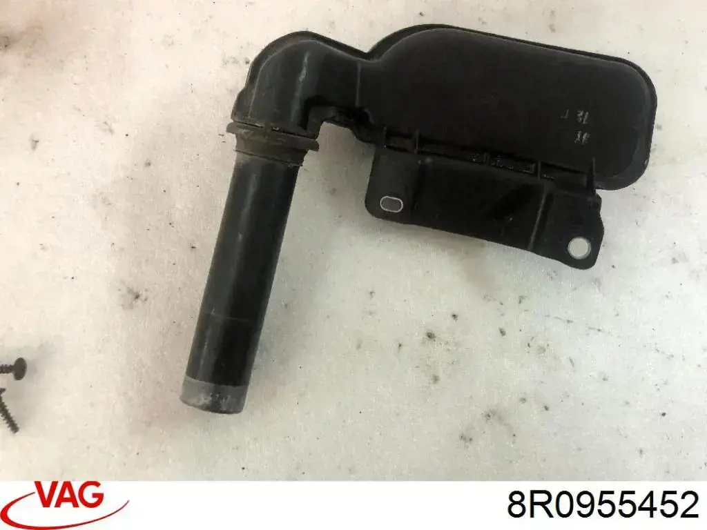 Горловина бачка омывателя VAG 8R0955452 цена, от 5.08 USD