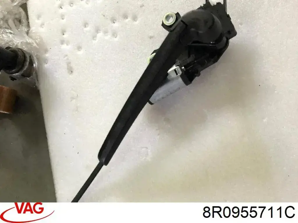 Купить 8R0955711C VAG Мотор стеклоочистителя заднего стекла