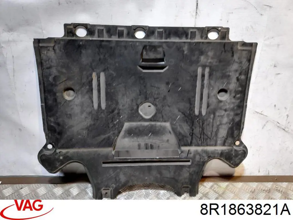 Защита двигателя передняя 8R1863821A VAG