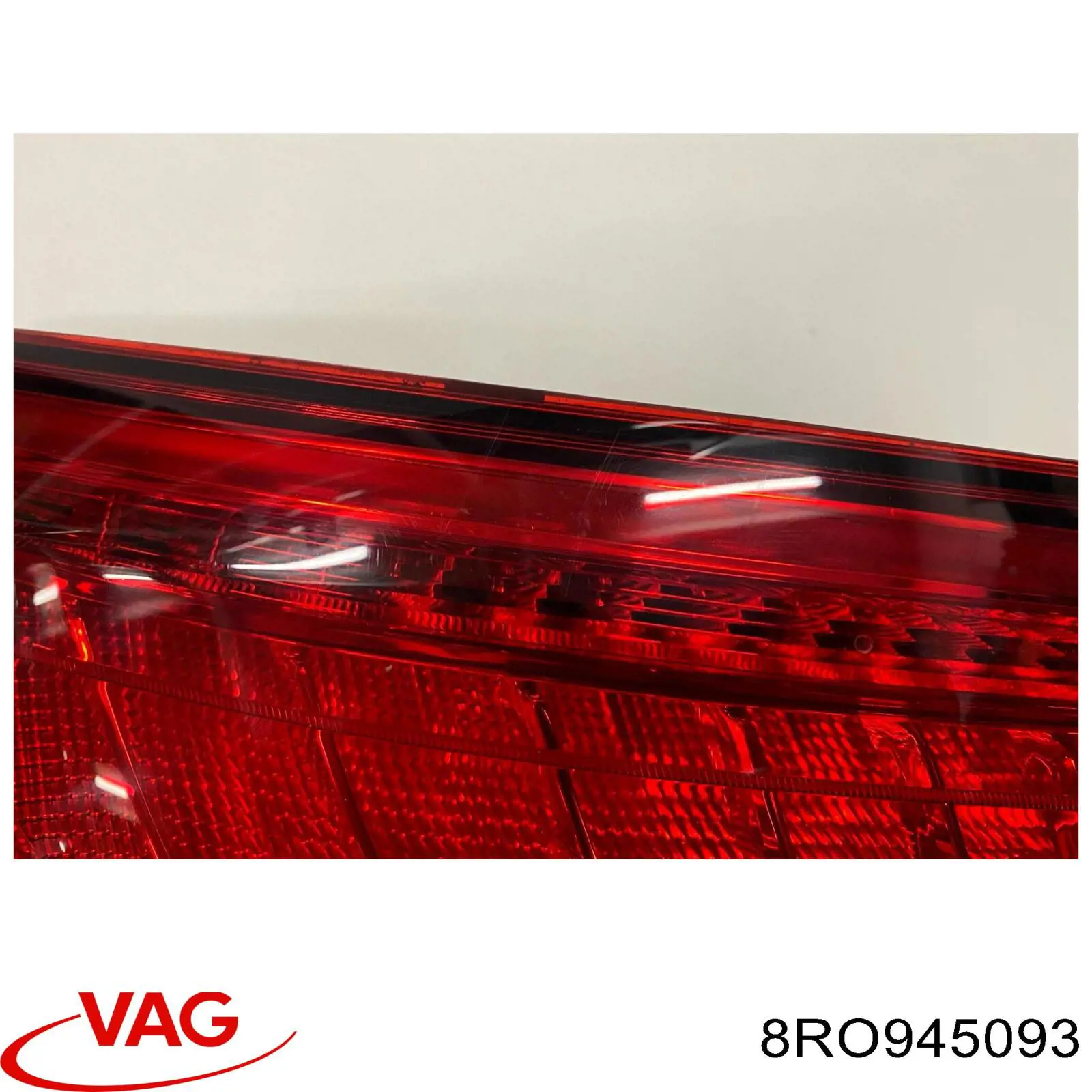 Купить 8RO945093 VAG Левый стоп