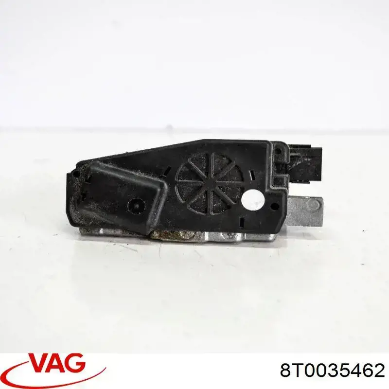 8T0035462 VAG Усилитель звука аудиосистемы