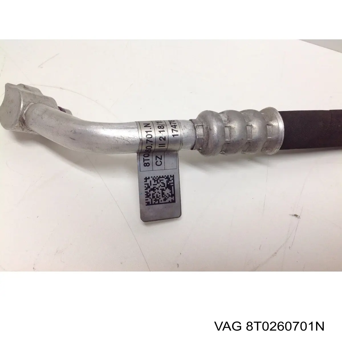 Шланг кондиционера, от компрессора к радиатору 8T0816721D VAG