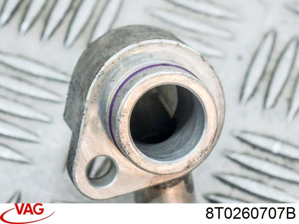 Шланг кондиционера, от испарителя к компрессору 8T0260707B VAG