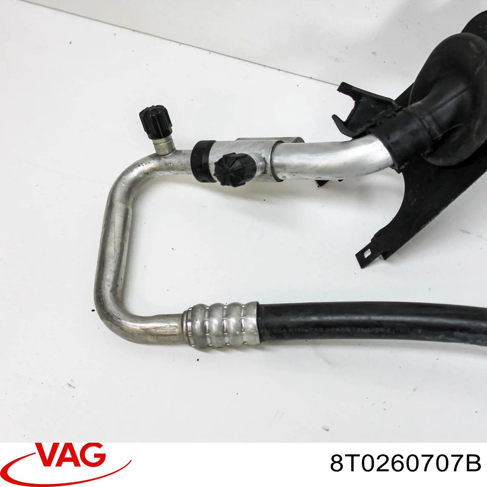 Купить 8T0260707B VAG Шланг кондиционера, от испарителя к компрессору