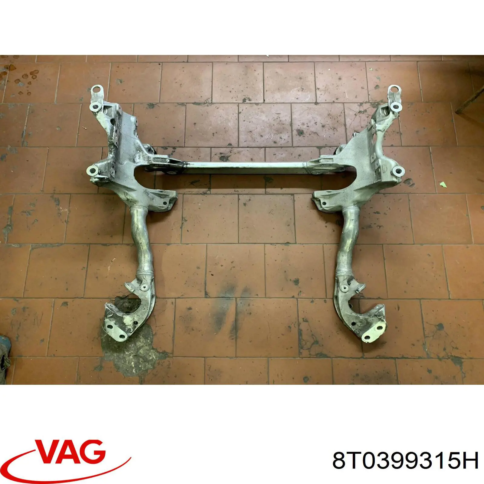 Compre Viga de suspensão dianteira (plataforma veicular) Audi A5 