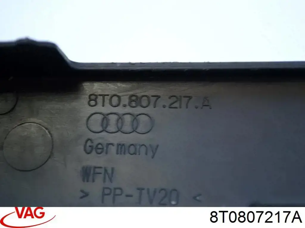 8T0807217A01C VAG накладка бампера переднего