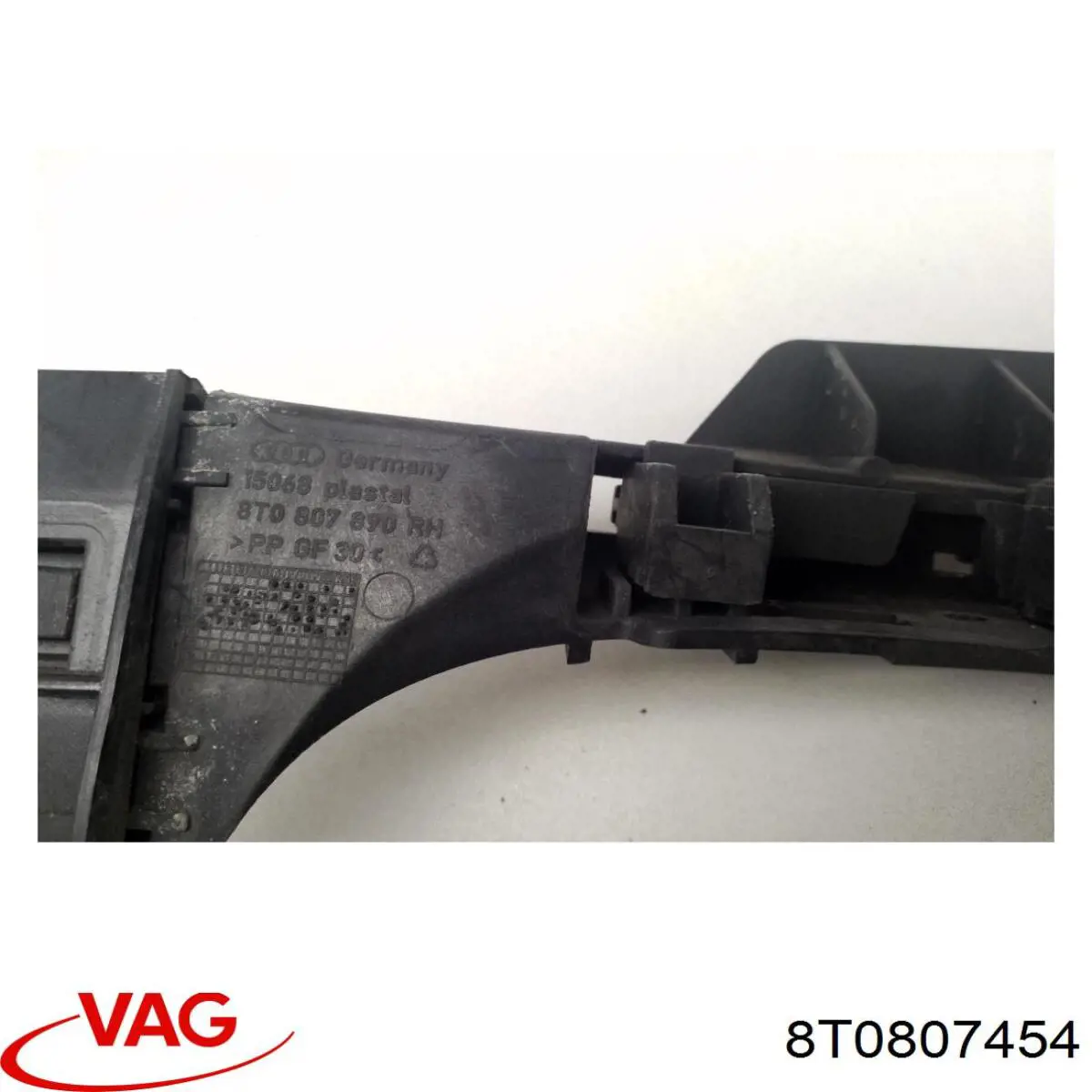 8T0807454 VAG Правое крепление заднего бампера
