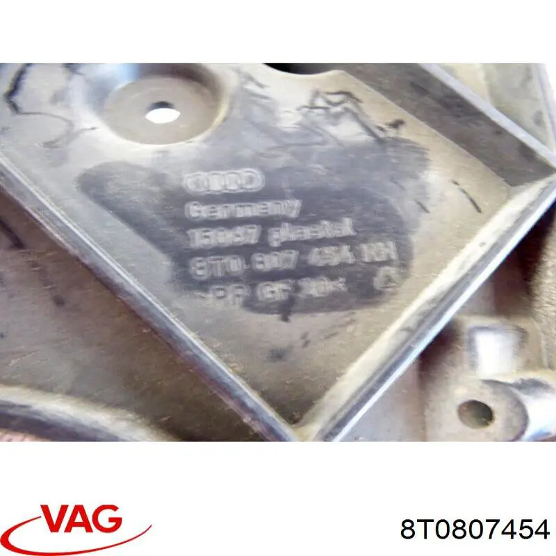 Купить 8T0807454 VAG Правый кронштейн крепления бампера заднего