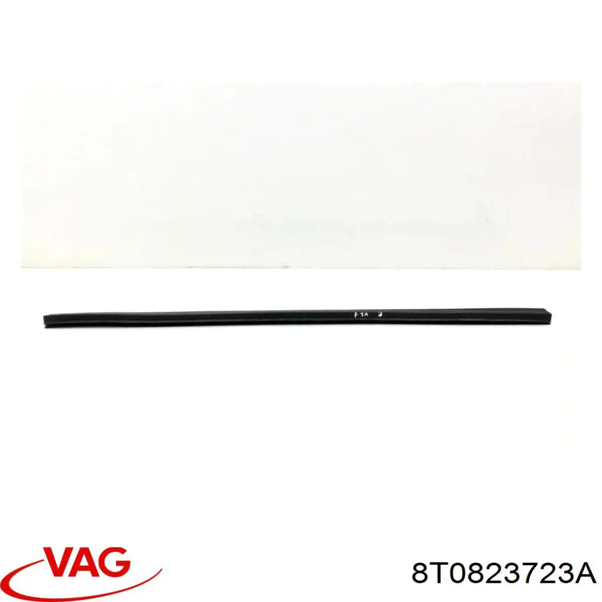 8T0823723 VAG Уплотнитель под капот