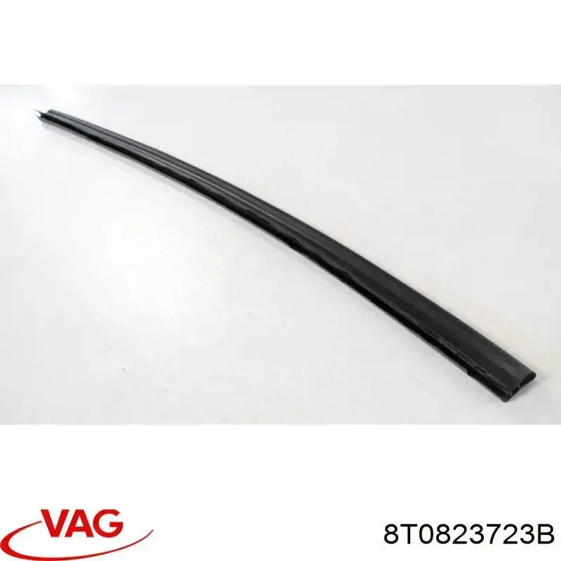 Уплотнитель капота 8T0823723 VAG
