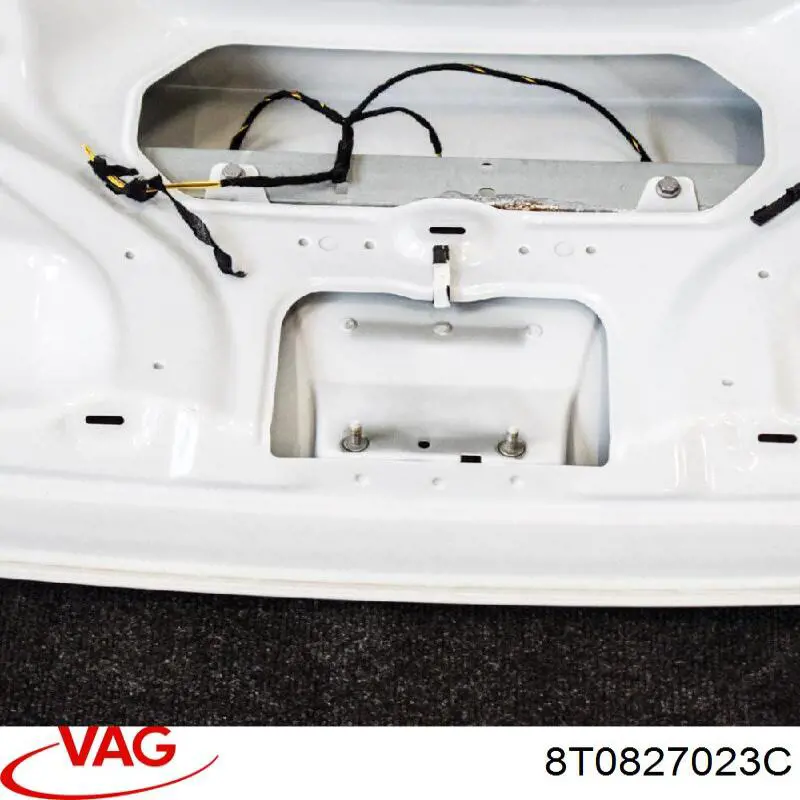 Купить 8T0827023C VAG Дверь задняя багажная