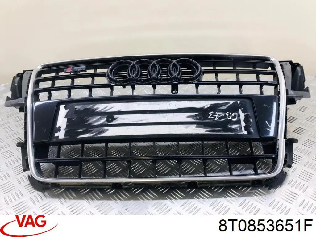 8T0853651F VAG Решетка радиатора