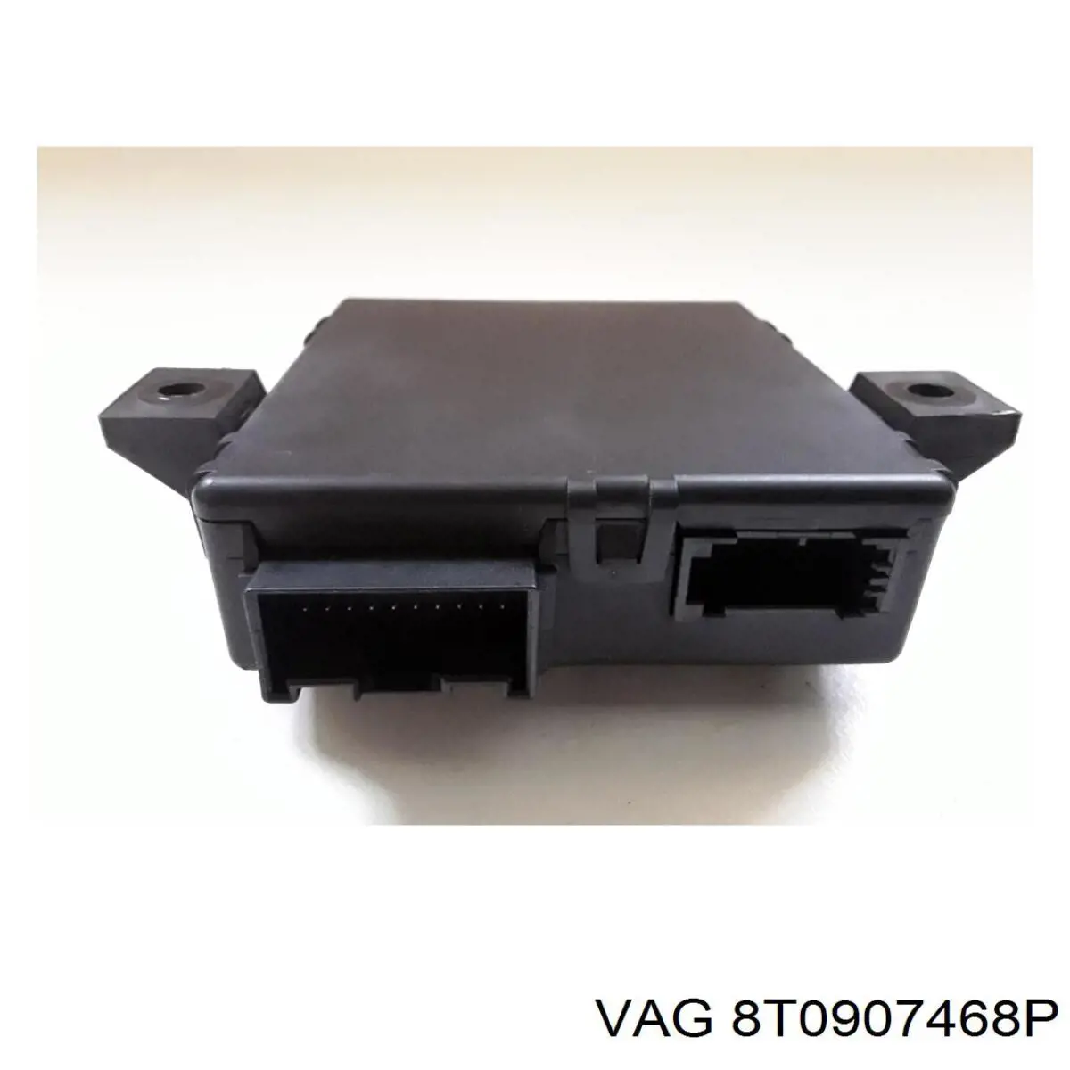 Модуль "Диагностический интерфейс" VAG 8T0907468P цена, от 14.67 USD