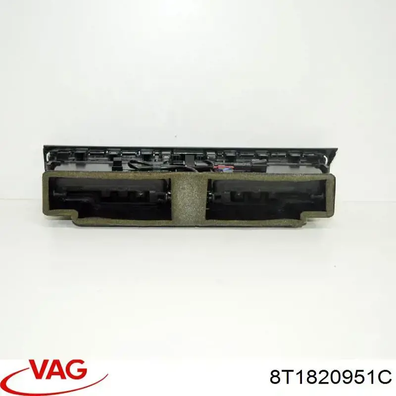 Купить 8T1820951CWVF VAG Решетка вентиляции салона на "торпедо"