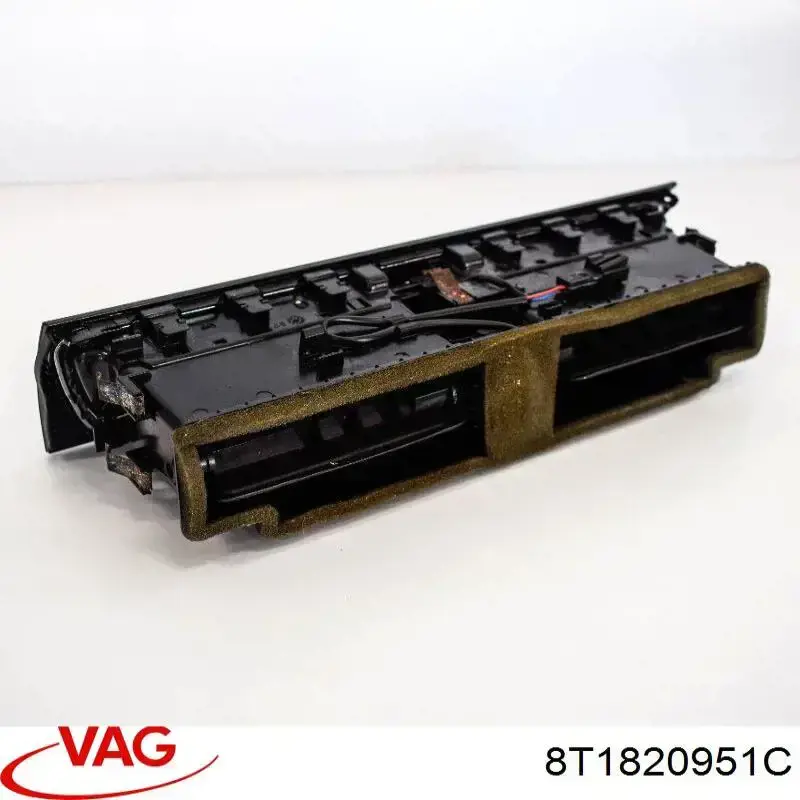 Купить 8T1820951C VAG Решетка вентиляции салона на "торпедо"