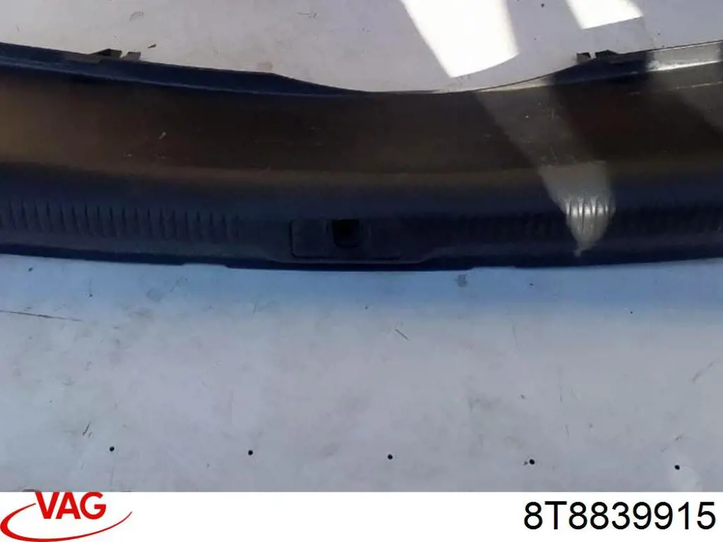 8T8839915 VAG 