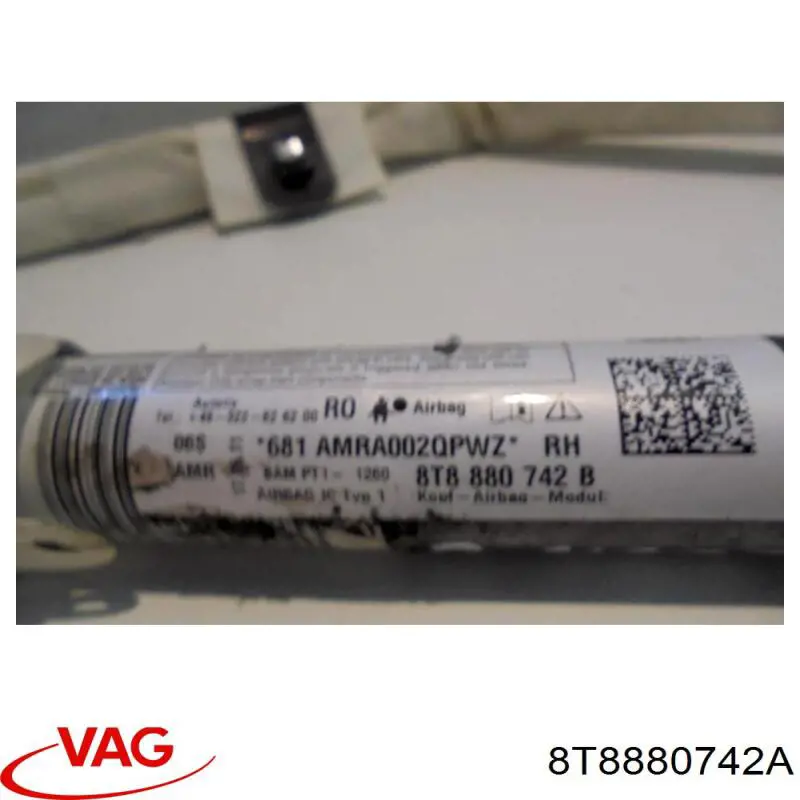 Шторка боковая правая VAG 8T8880742B цена, от 127.12 USD