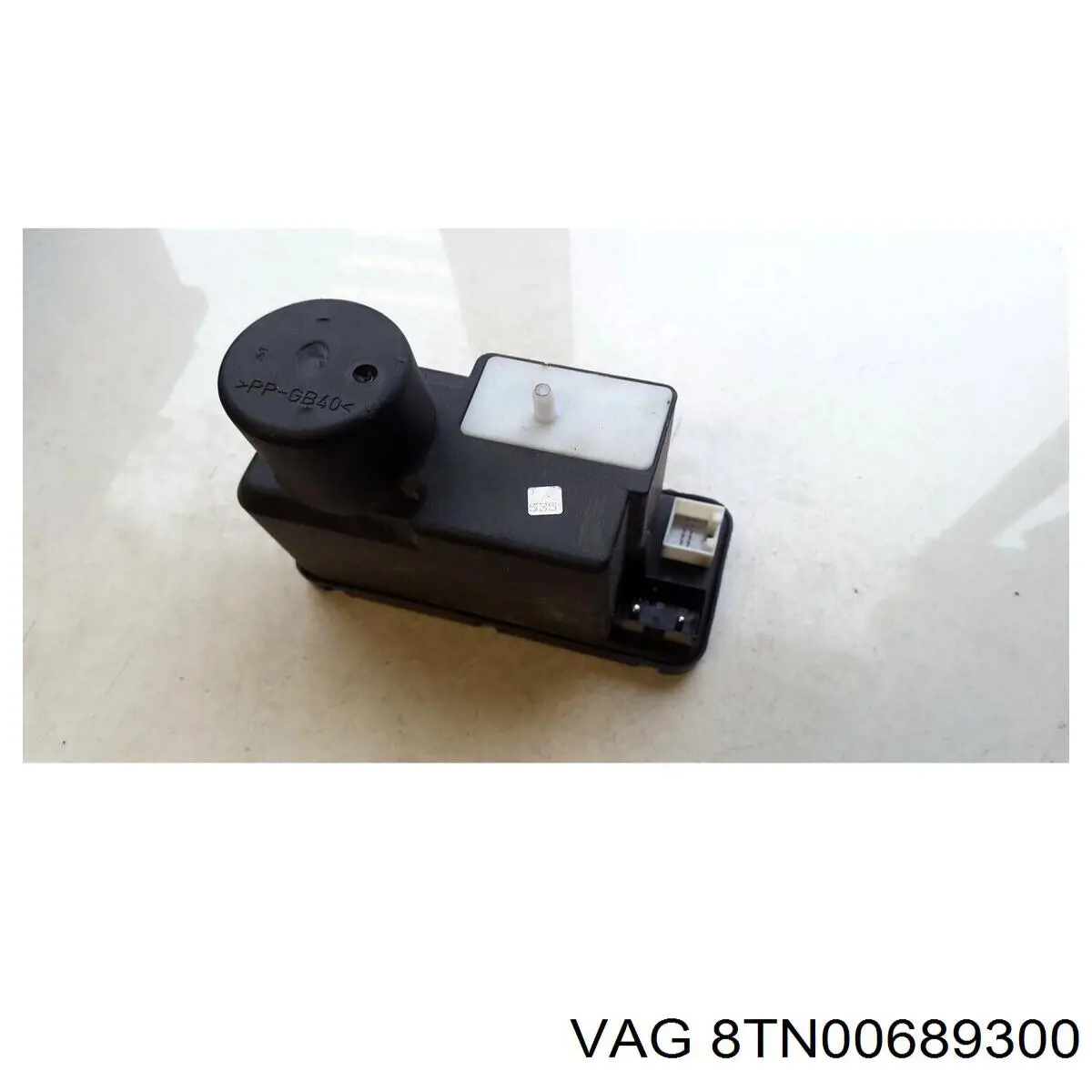  8TN00689300 VAG
