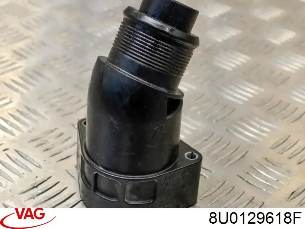 Впускной патрубок воздушного фильтра 8U0129618F VAG