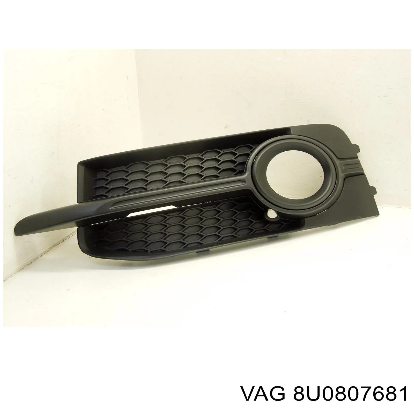 Купить 8U0807681TT94 VAG Решетка бампера переднего левая