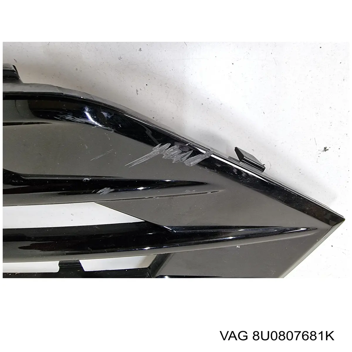  VAG 8U0807681K цена, от 112.87 USD