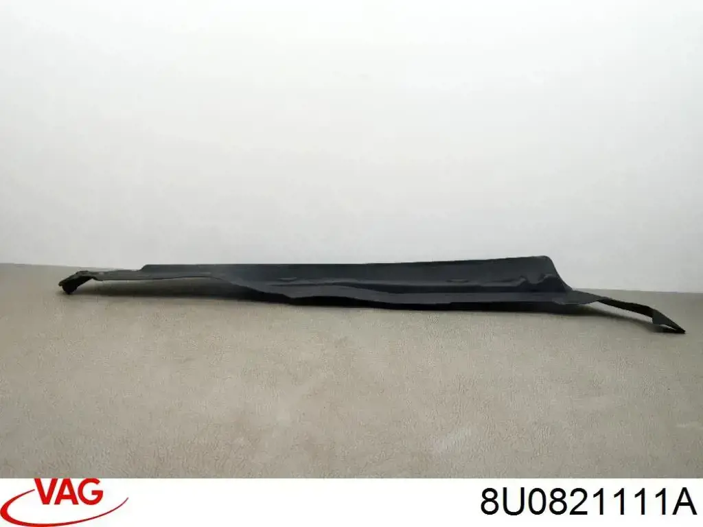 8U0821111A VAG Уплотнитель крыла