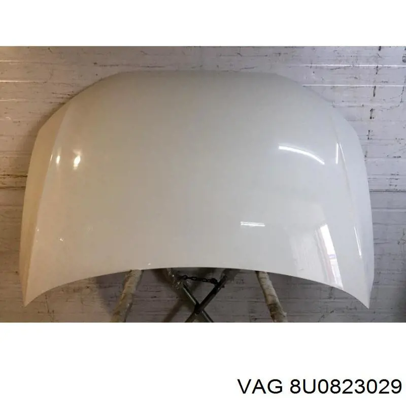 8U0823029 VAG Капот