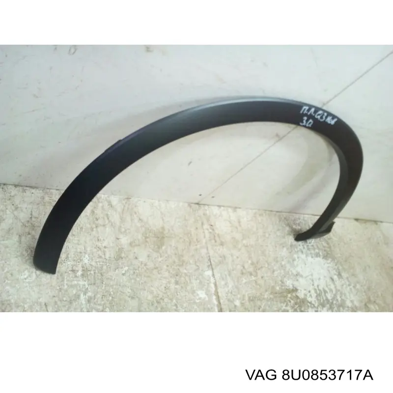 8U0853717A VAG expansor (placa sobreposta de arco do pára-lama dianteiro esquerdo)