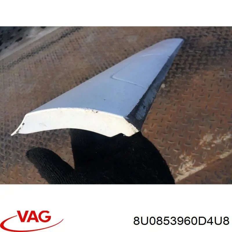  8U0853960L4U8 VAG